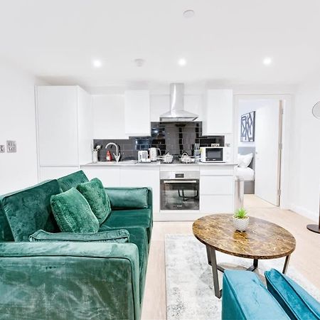Modern 1 Bed Apartment In Burton-On-Trent Экстерьер фото