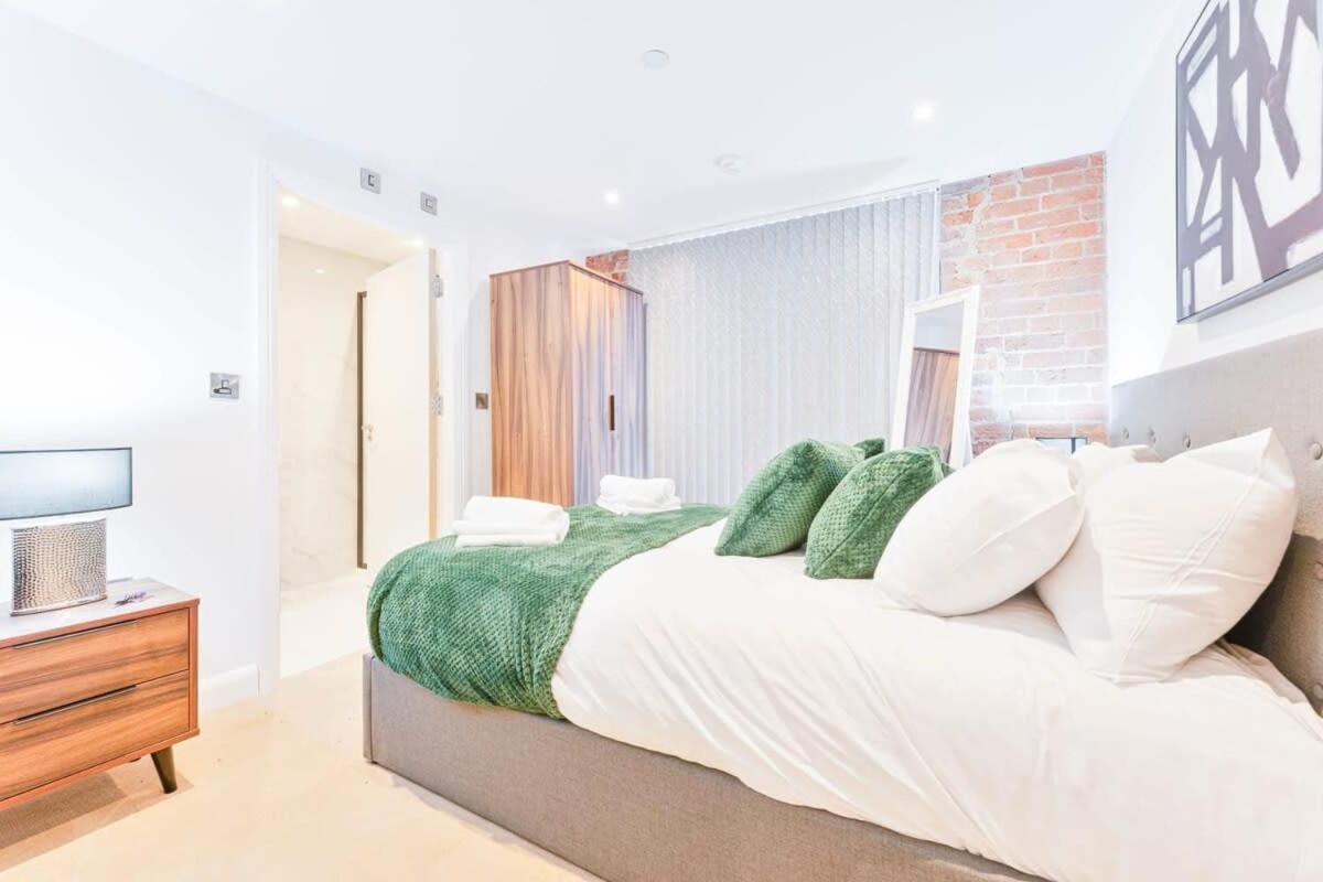Modern 1 Bed Apartment In Burton-On-Trent Экстерьер фото