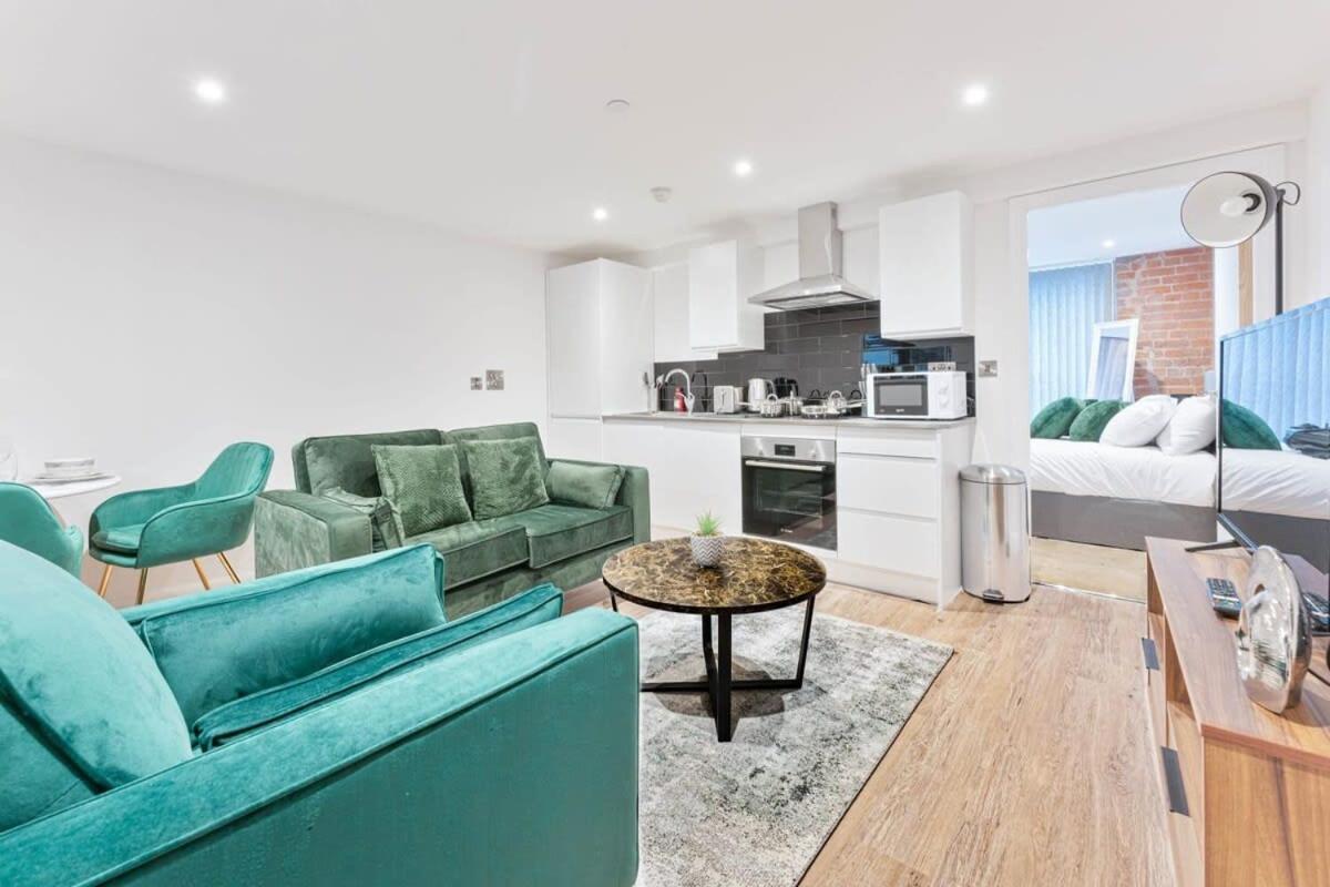 Modern 1 Bed Apartment In Burton-On-Trent Экстерьер фото